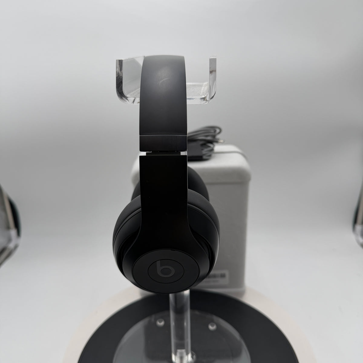 Beats Studio Pro A2924 Wireless Headphones Black MINTY