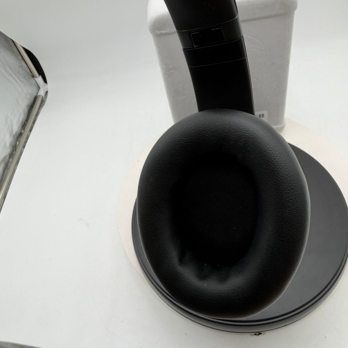 Beats Studio Pro A2924 Wireless Headphones Black MINTY