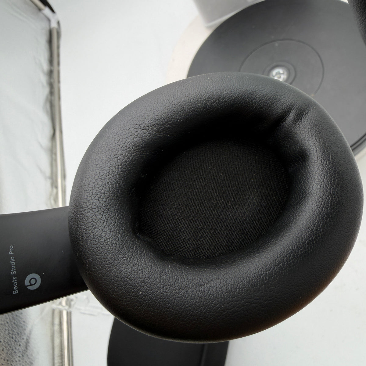 Beats Studio Pro A2924 Wireless Headphones Black MINTY