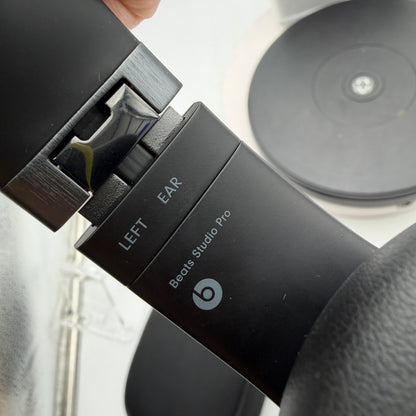 Beats Studio Pro A2924 Wireless Headphones Black MINTY
