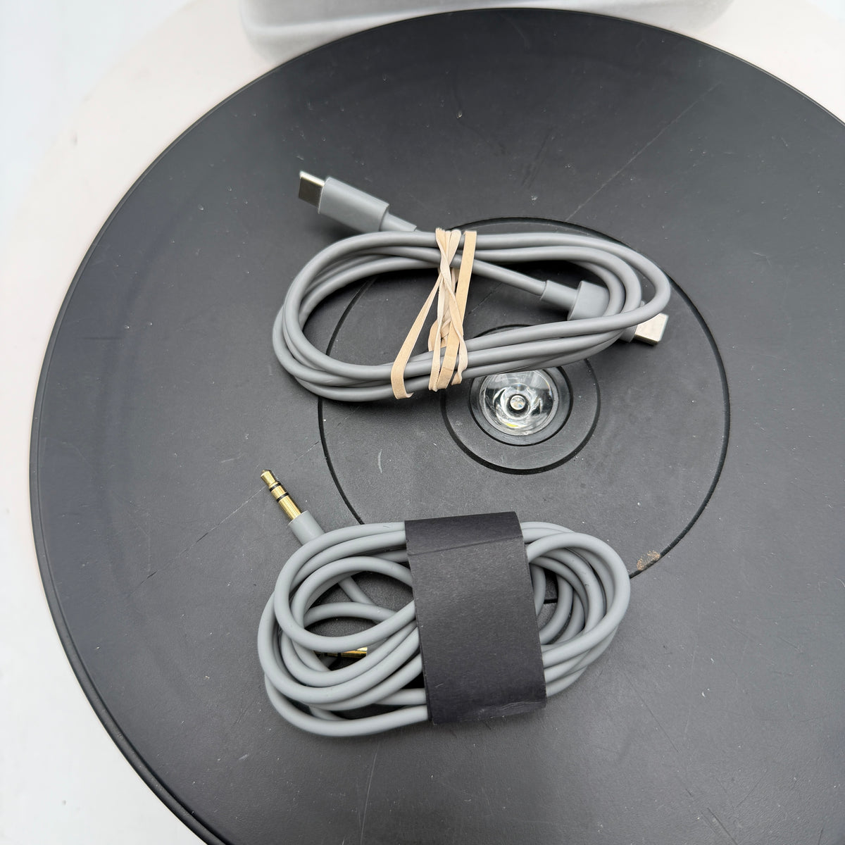 Beats Studio Pro A2924 Wireless Headphones Black MINTY