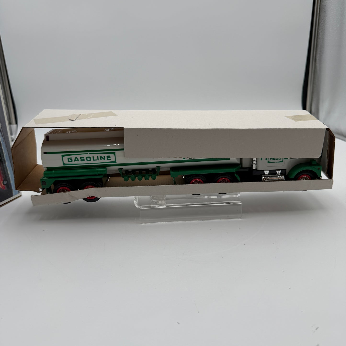 HESS 1990 Tanker Truck New Stored with Batteries Removed