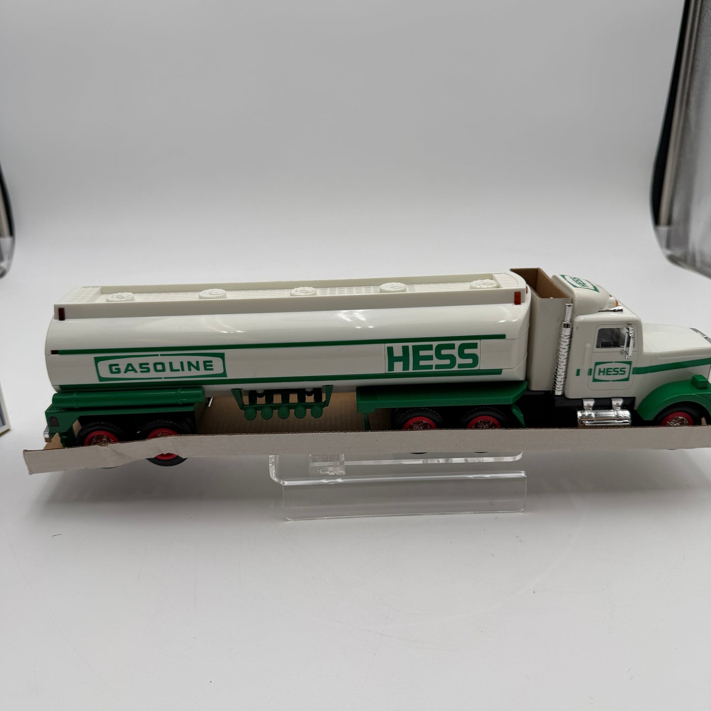 HESS 1990 Tanker Truck New Stored with Batteries Removed