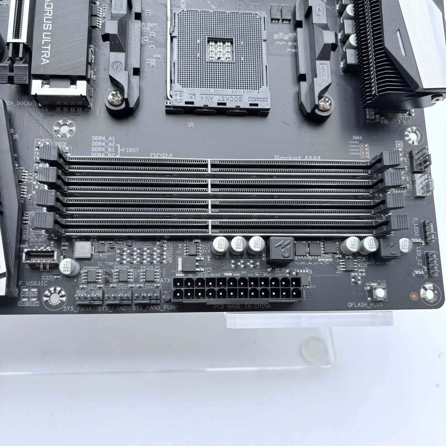 Gigabyte X570 Aorus Ultra Gaming Motherboard AMD ATX DDR4