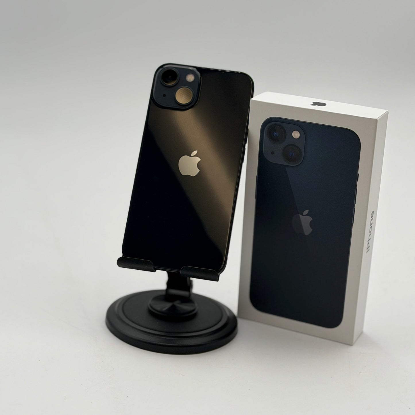 Apple iPhone 13 - 256GB - Black - Clean IMEI & Unlocked