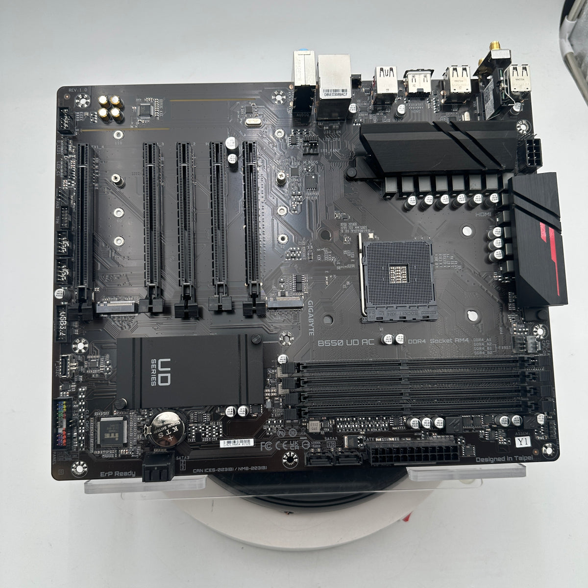 Gigabyte 8550 UD AC Motherboard