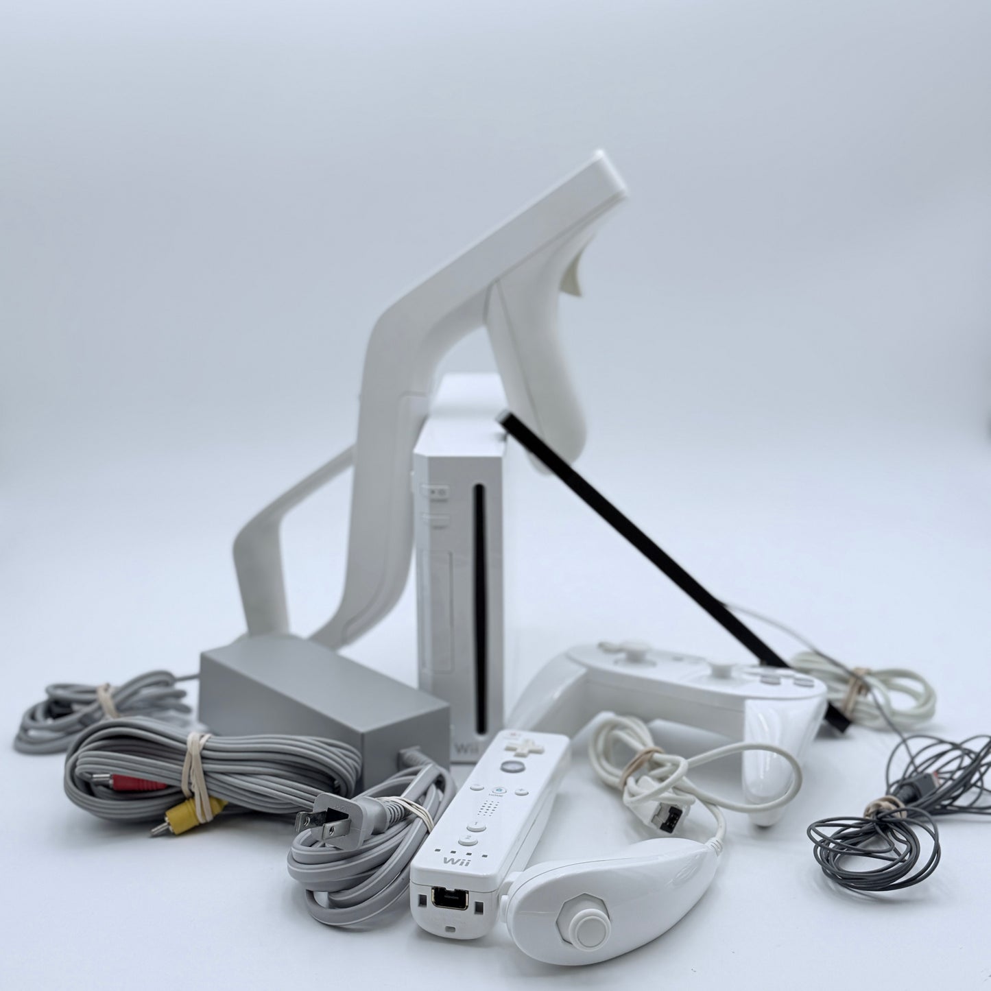 Nintendo Wii (RVL-001) 2006 - Excellent Condition, Fully Functional