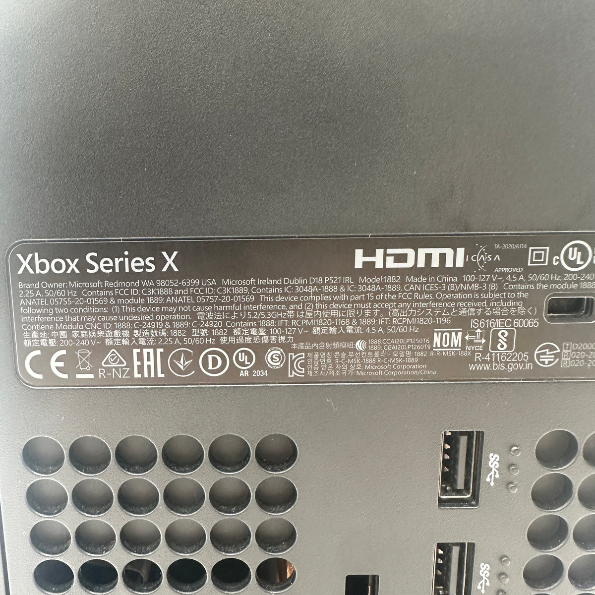 Microsoft Xbox Series X (1882) 2020 Black 825GB With 1 Controller and Cables
