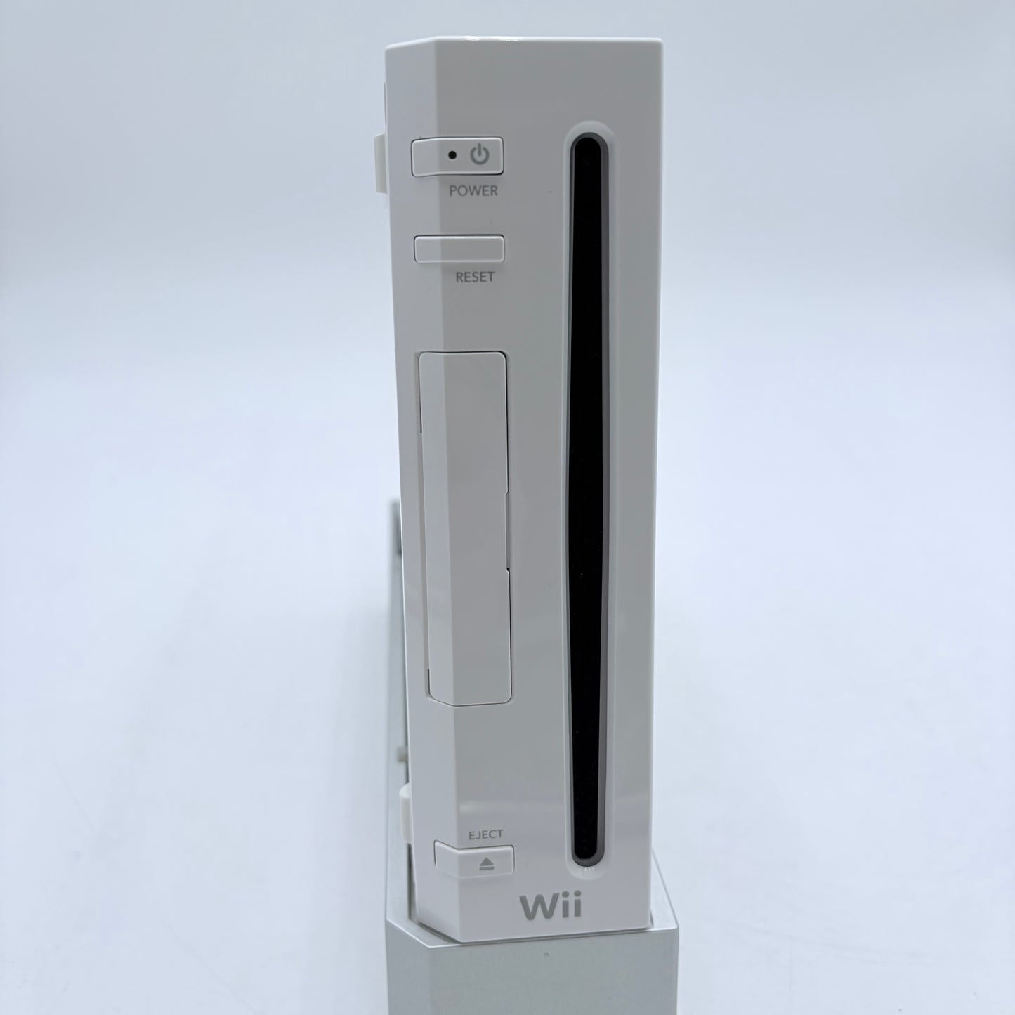Nintendo Wii RVL-001 2006 Video Game System White Two Controllers