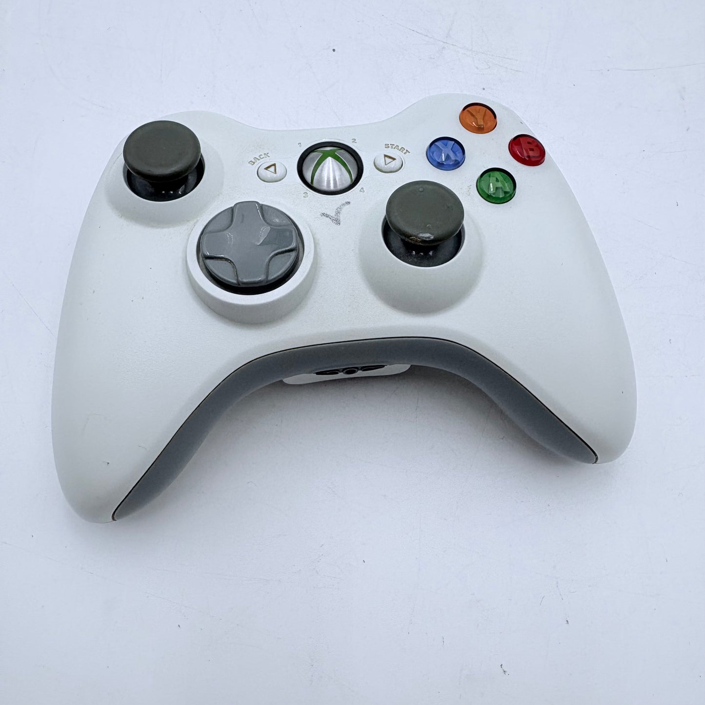 Microsoft Xbox 360 (2005) White With Kinect and One Controller READ