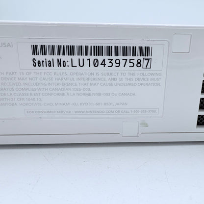 Nintendo Wii RVL-001 2006 Video Game System White Two Controllers