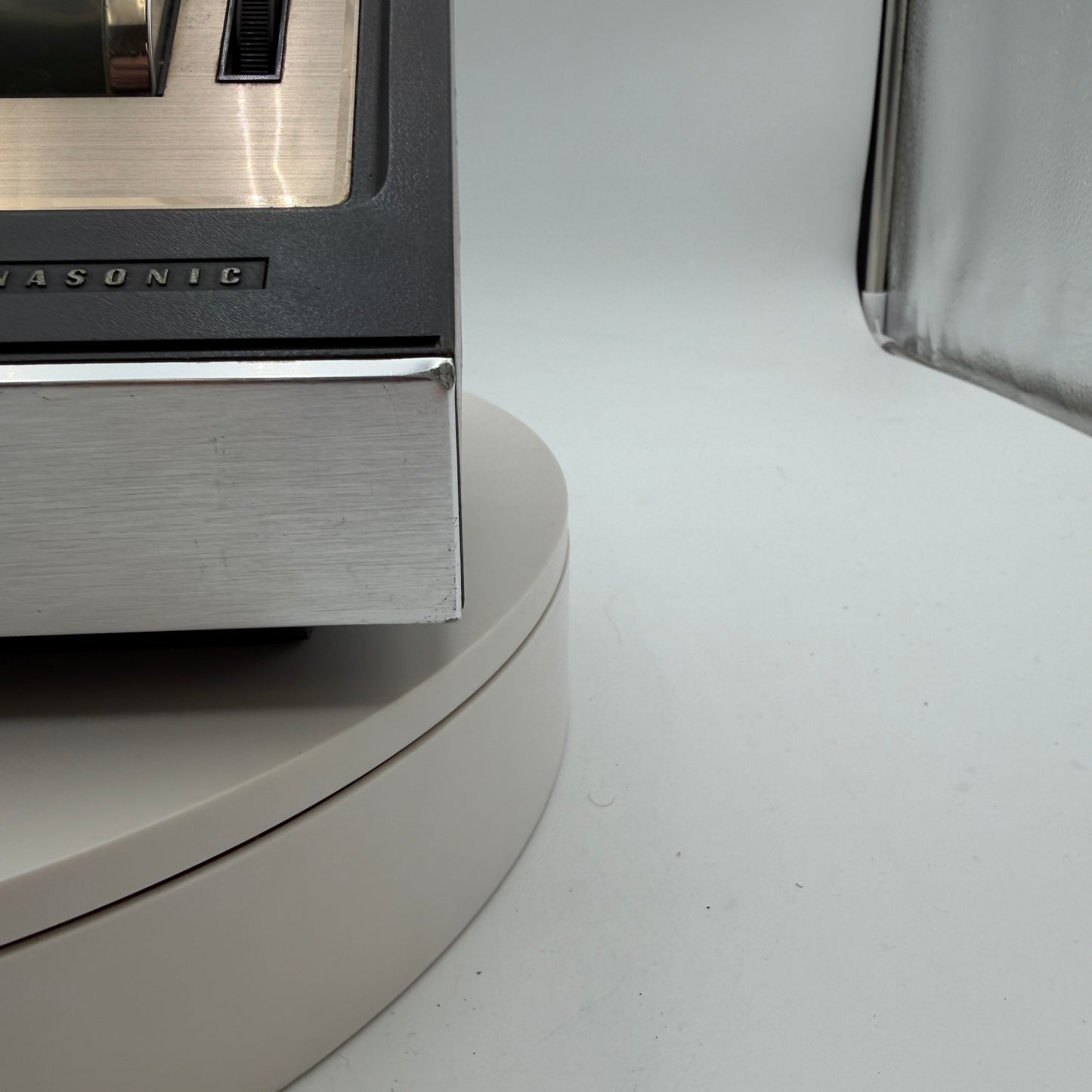 Panasonic FM AM Multiplex Stereo Wedge Table Radio RE-7430 - For Parts or Repair