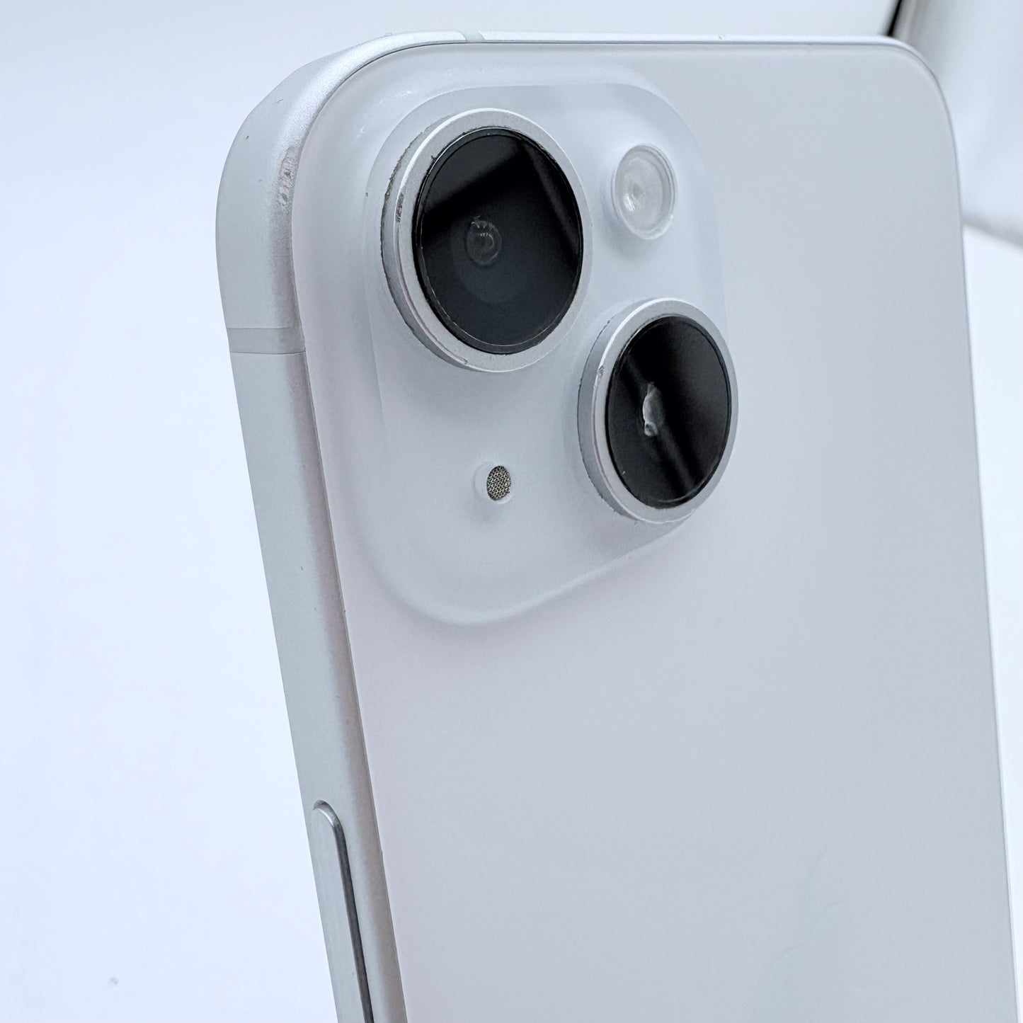 Apple iPhone 15 Plus 128GB White Unlocked READ