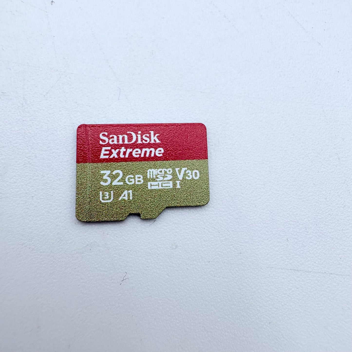 SanDisk Lot of Six Assorted MicroSD Cards Tested Various Sizes