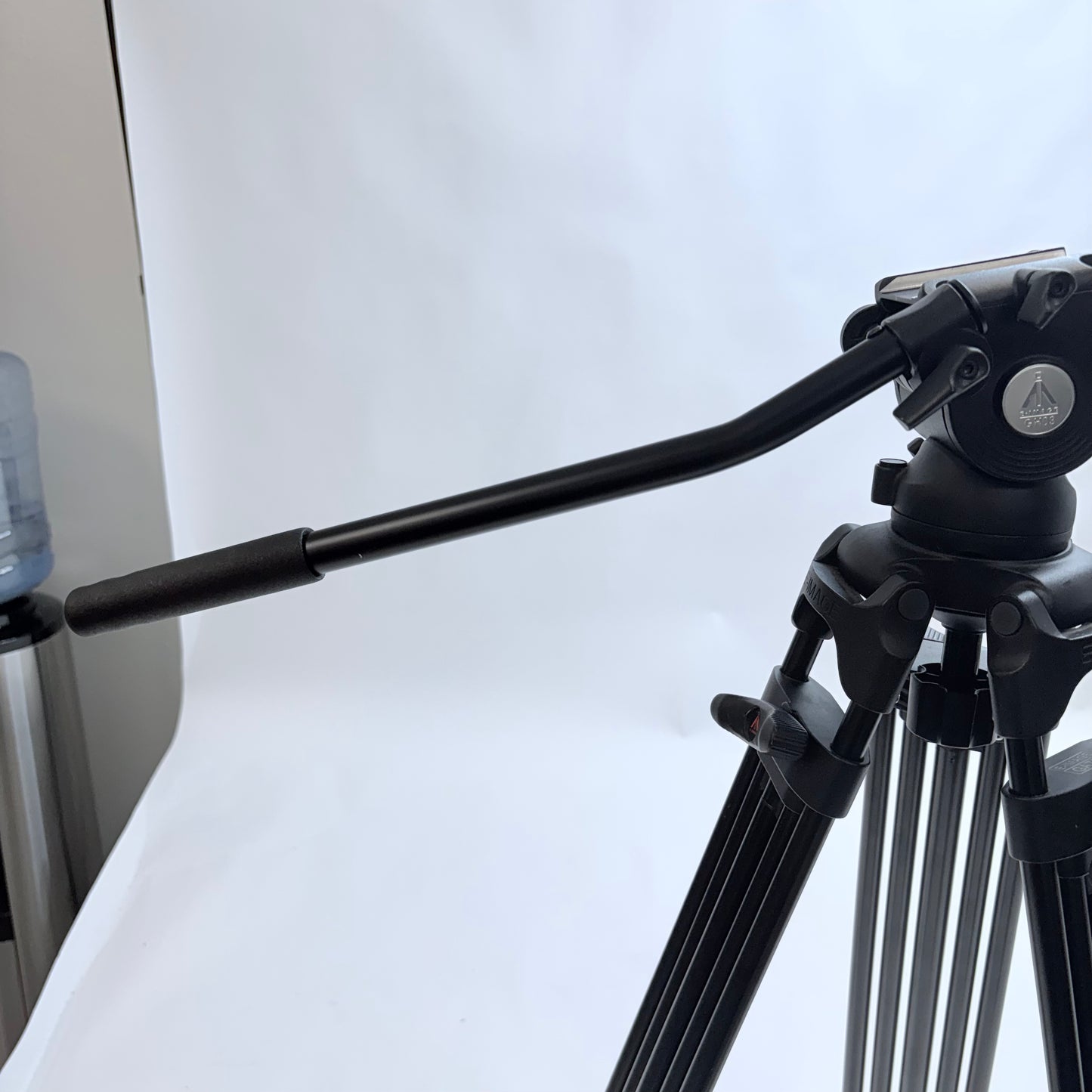 E-Image 2-Stage Aluminum Tripod with GH03 Fluid Head