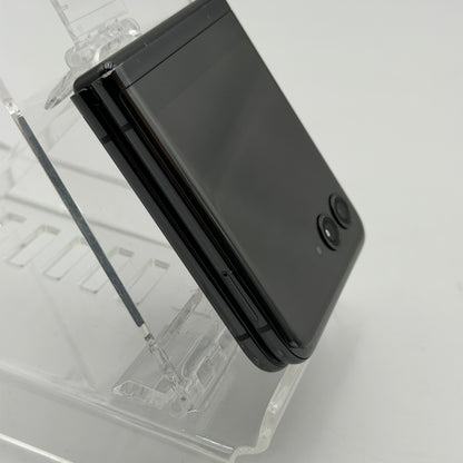 Motorola razr+ 2024 Unlocked 256GB Black Used Condition