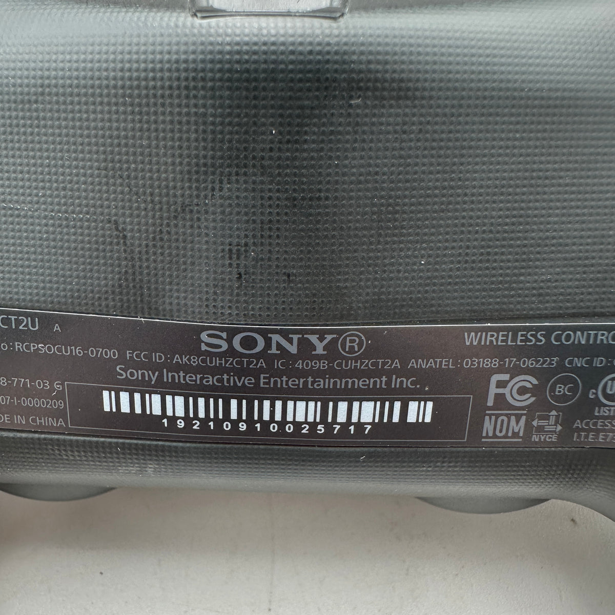 Sony PlayStation 4 CUH-1001A 500GB Video Game Console