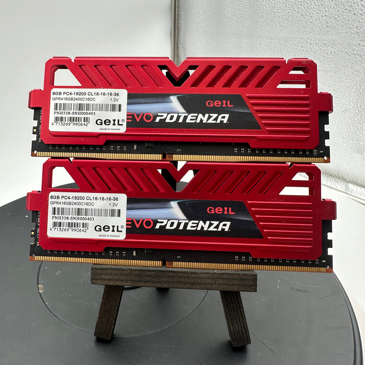 Geil Evo Potenza 16GB (2x8GB) DDR4 2400 Red Memory Kit