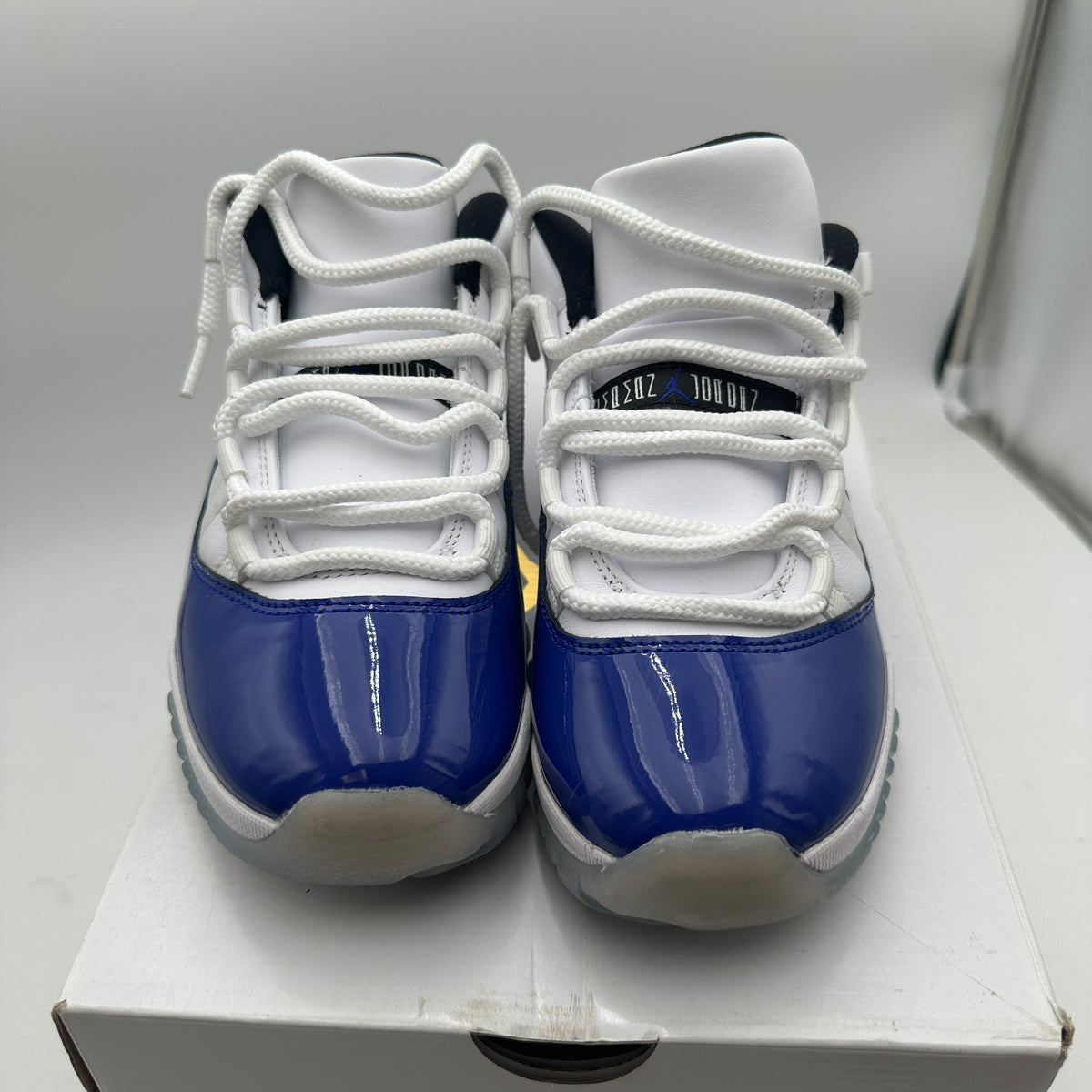 Jordan Womens Air Jordan 11 Retro Low White/Black-Concord Sneakers Size 7.5