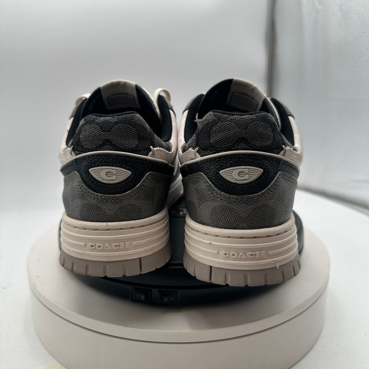 Coach Soho Sig Black/White Low Top Lace-Up Logo Sneaker CDE17 Size 10.5