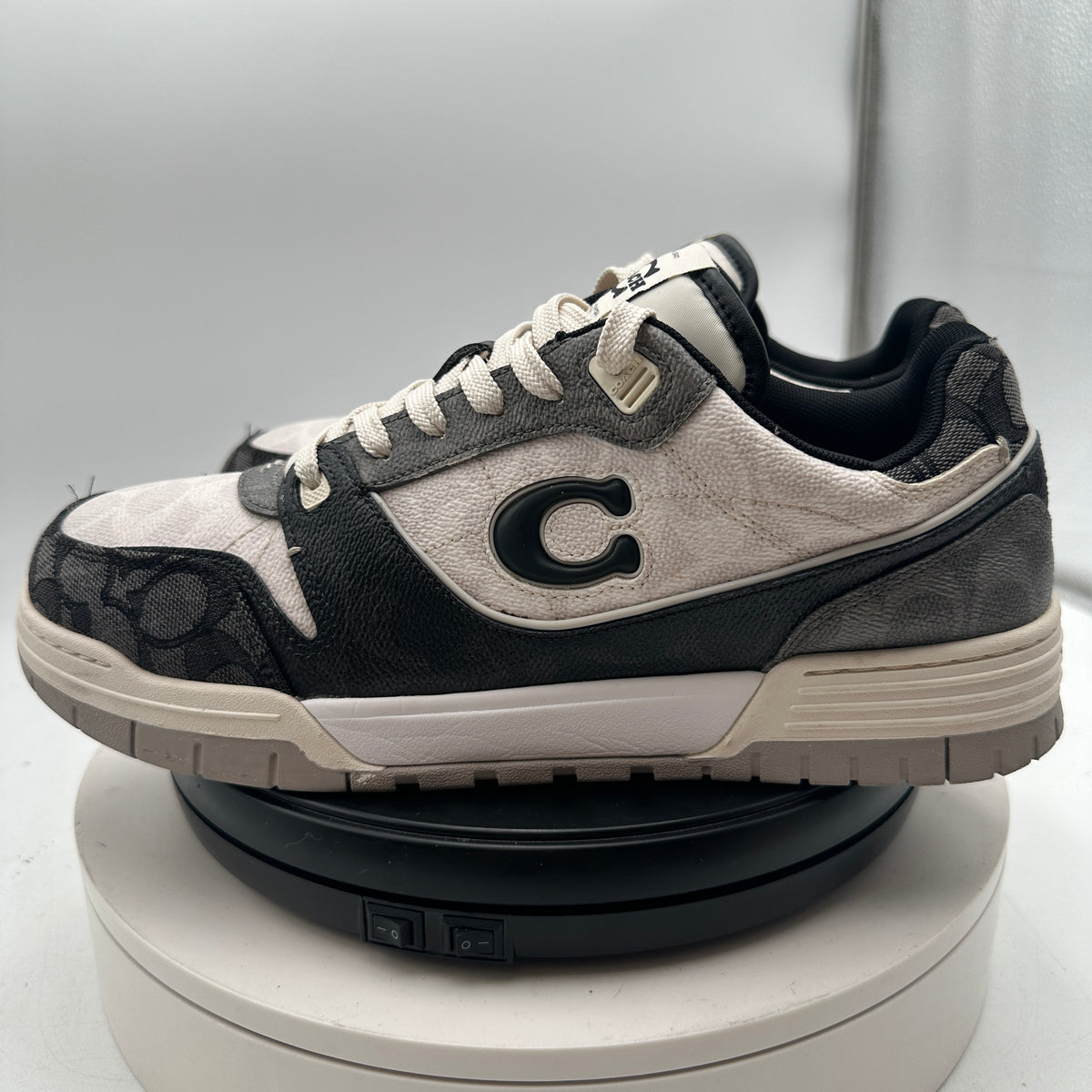 Coach Soho Sig Black/White Low Top Lace-Up Logo Sneaker CDE17 Size 10.5