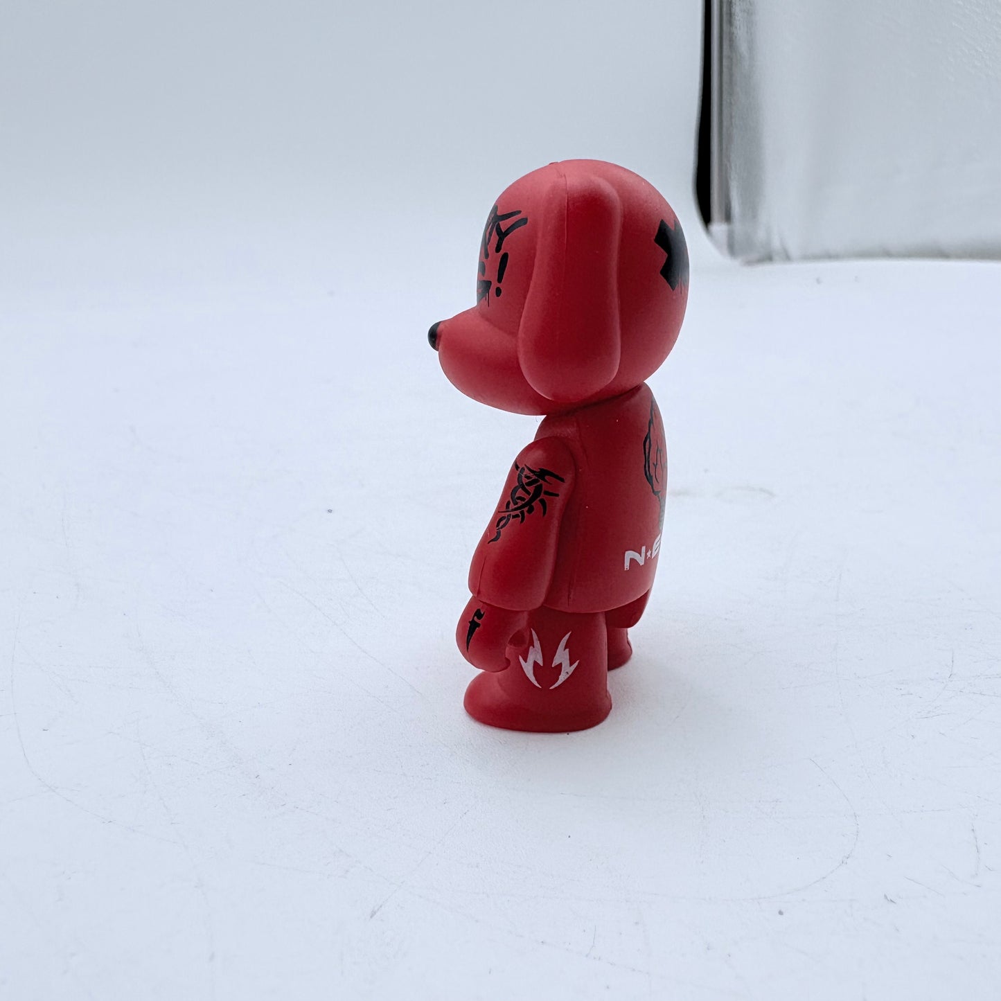 Rare 2004 Toy 2R N.E.R.D. QEE I'm a Dity Dog! Figure