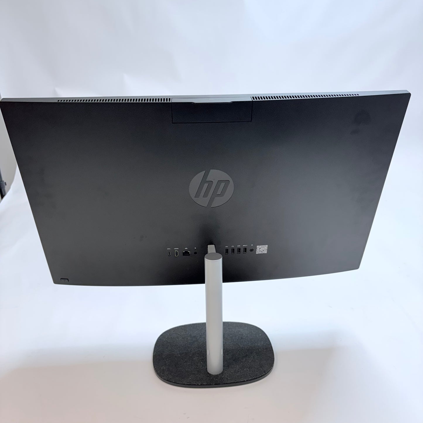 HP All-in-One Desktop Ryzen 7 Ryzen 7 7730U CPU 16GB RAM 1TB Storage 27-CR0054