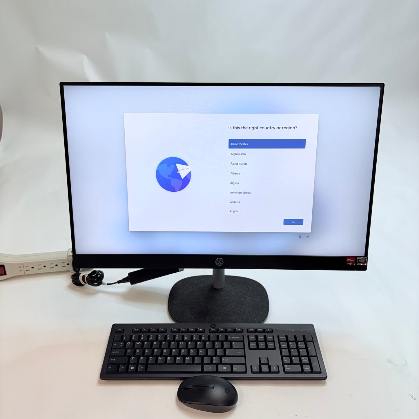 HP All-in-One Desktop Ryzen 7 Ryzen 7 7730U CPU 16GB RAM 1TB Storage 27-CR0054