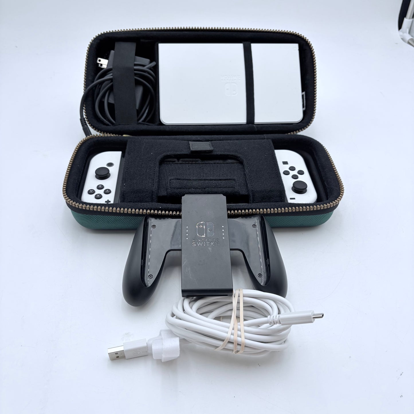 Nintendo Switch OLED (HEG-001) 2021 Console and Carrying Case