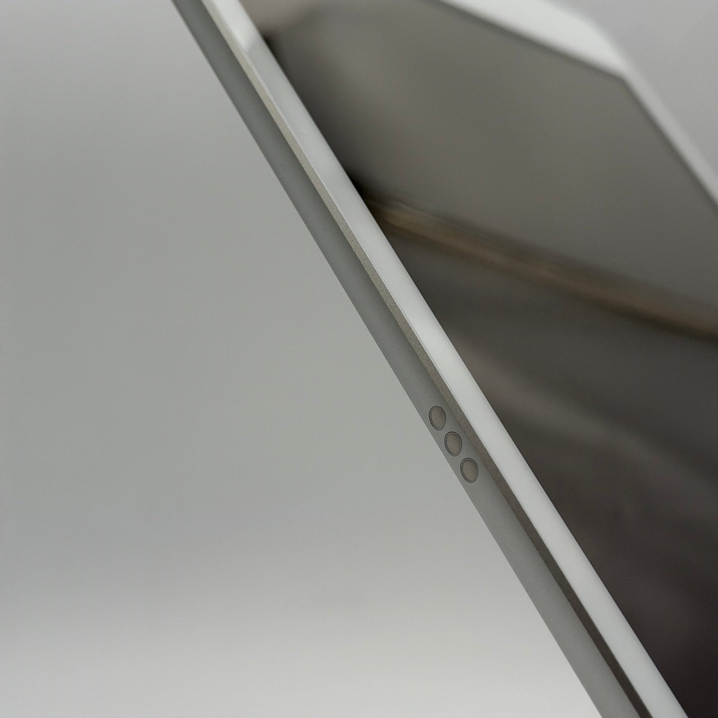 Apple iPad (7th Gen) A2198 (2019) Silver 32GB Wi-Fi Only