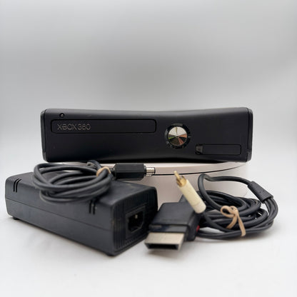 Microsoft Xbox 360 S (1439) READ