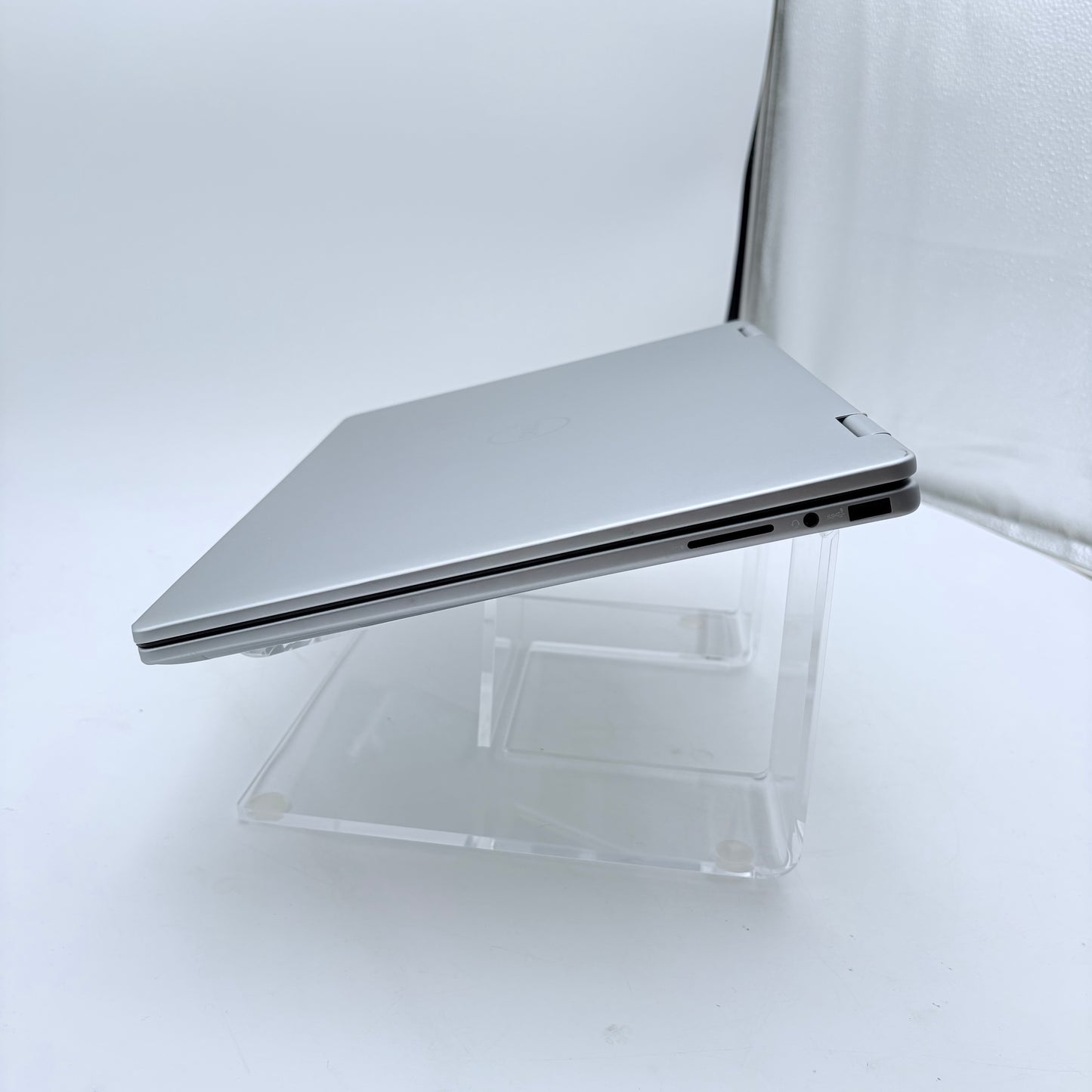Dell Inspiron 16 7640 2-in-1 Laptop 16GB RAM 1TB Ultra 7 Processor READ