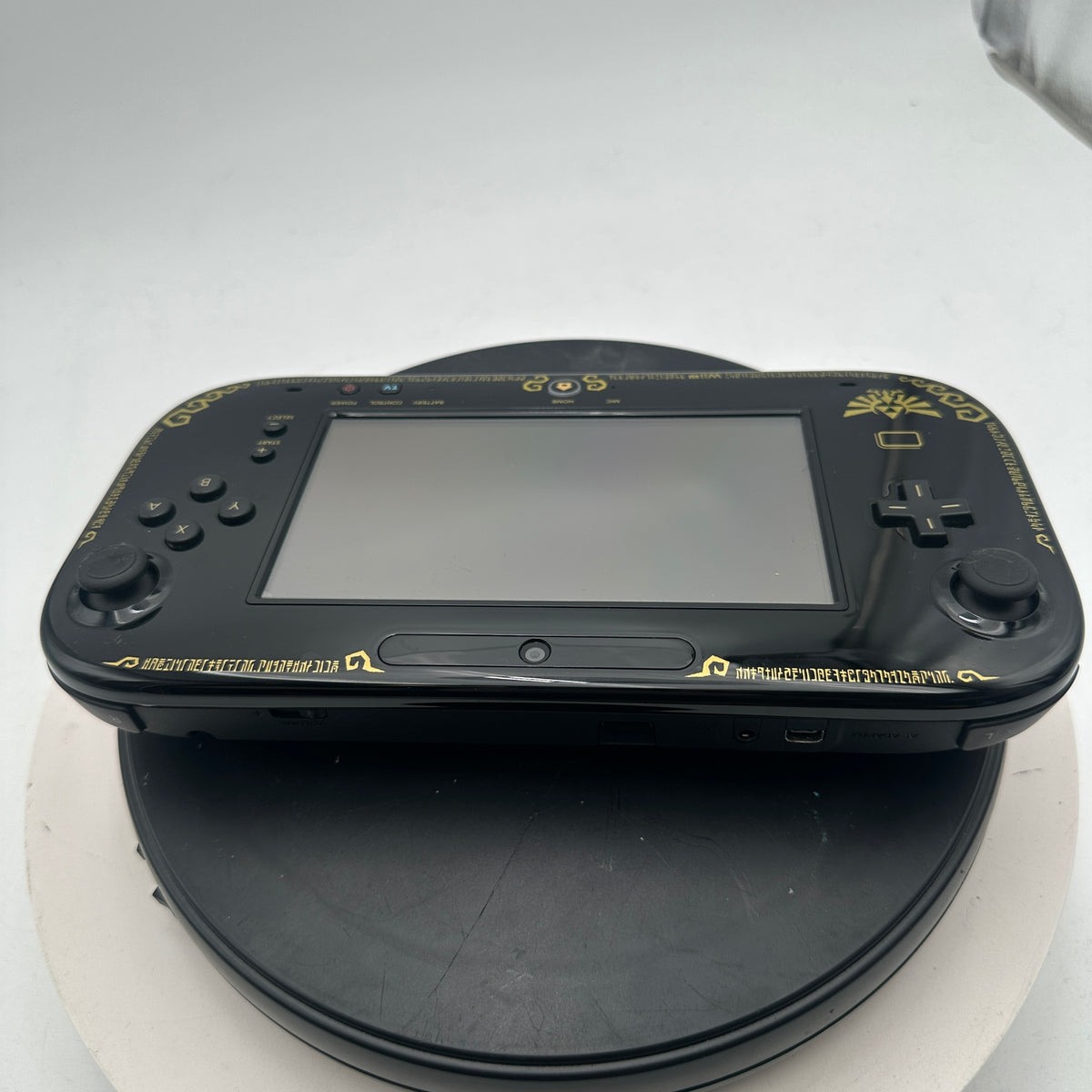 Nintendo Wii U Zelda Edition WUP-101(02) 32GB With Lots of Extras