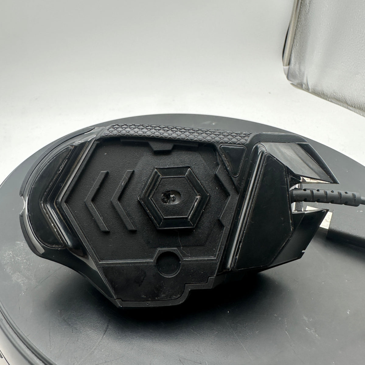 Logitech G502 HERO High Performance Wired Gaming Mouse Black 910-005469 READ