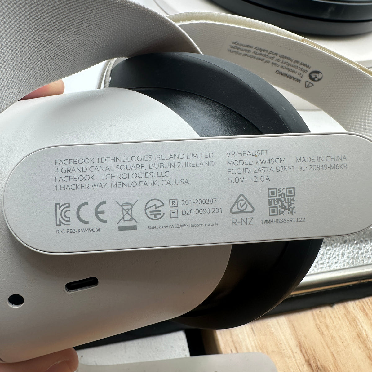 Meta Quest 2 VR Headset 64gb