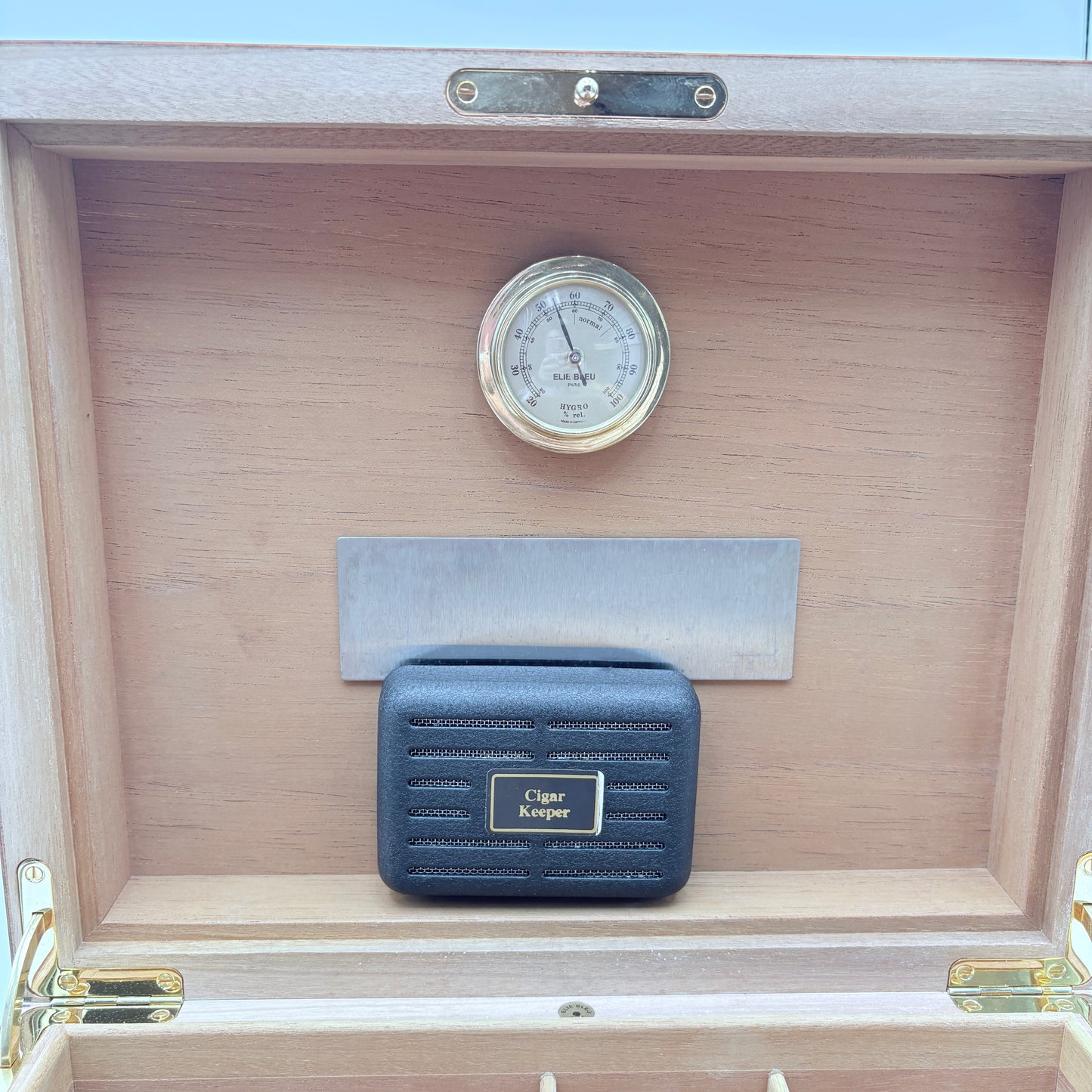 Vintage 90's-2000s Elie Bleu Burl Wood 75 Cigar Humidor w/ Key & Cigar Case