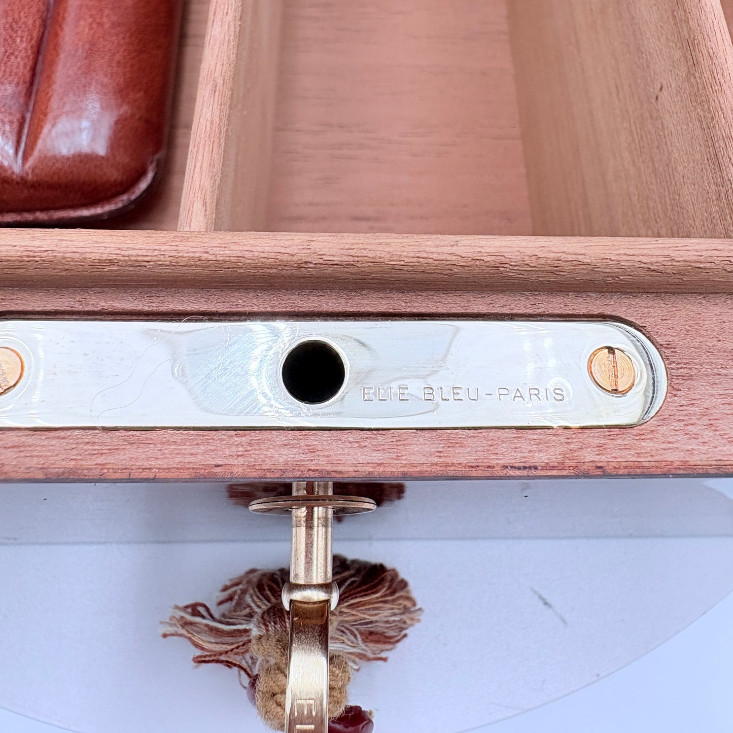 Vintage 90's-2000s Elie Bleu Burl Wood 75 Cigar Humidor w/ Key & Cigar Case