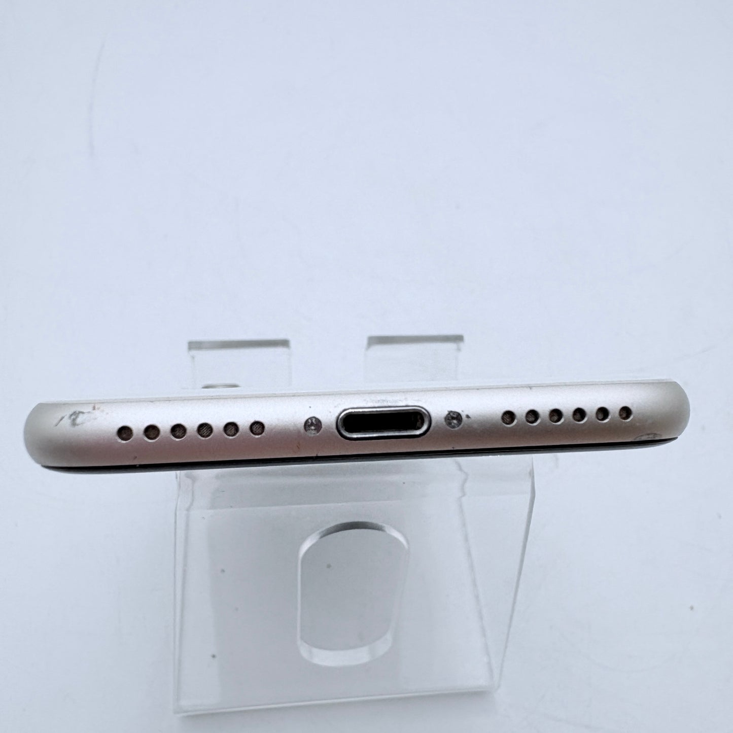 Unlocked Apple iPhone SE 64GB READ