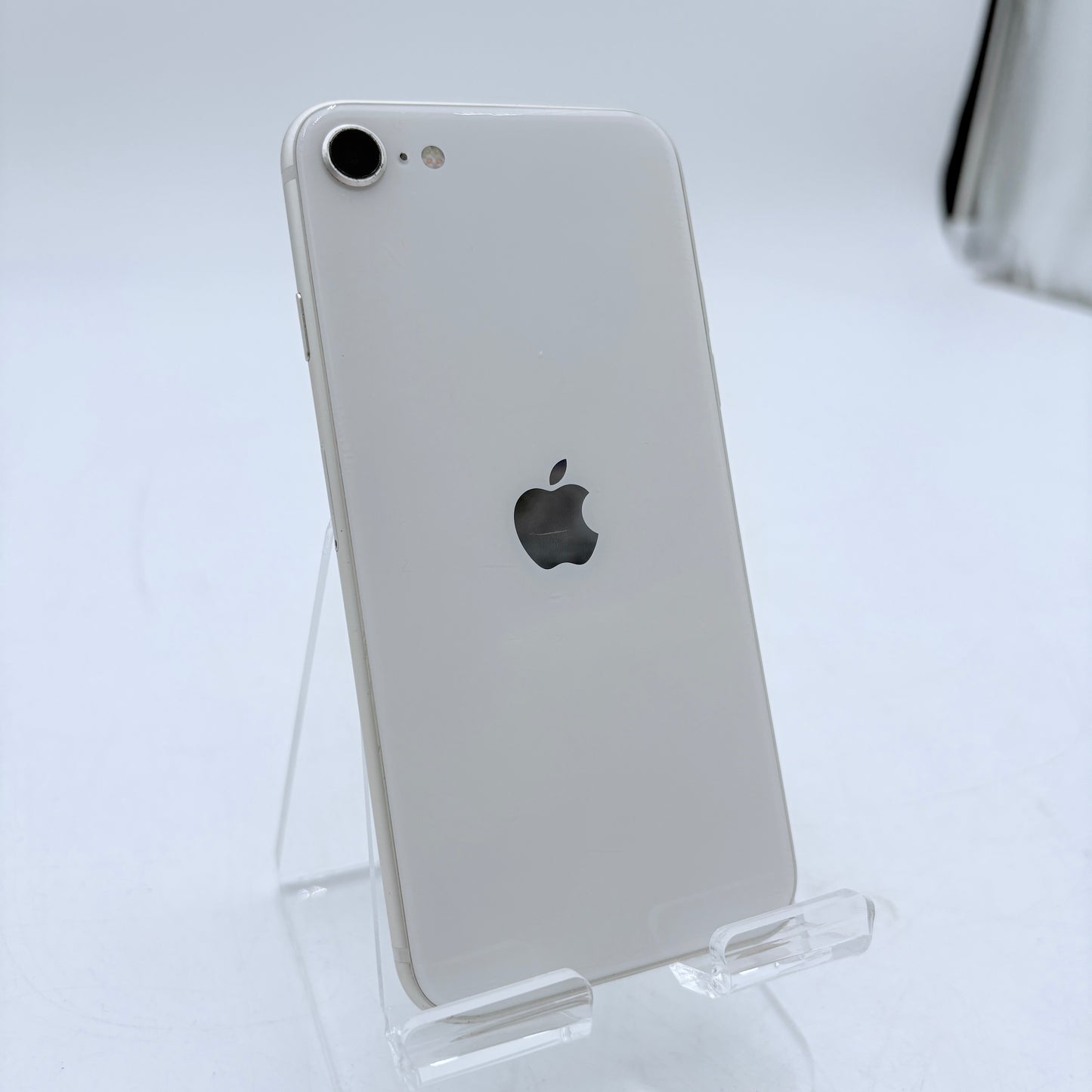 Unlocked Apple iPhone SE 64GB READ