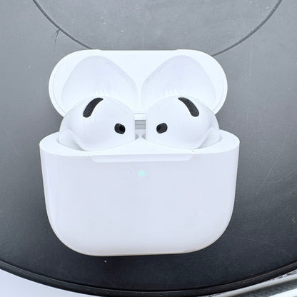 Apple AirPods (4th Gen) Complete Set A3055 A3056 A3059 CIB