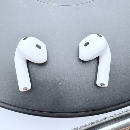 Apple AirPods (4th Gen) Complete Set A3055 A3056 A3059 CIB