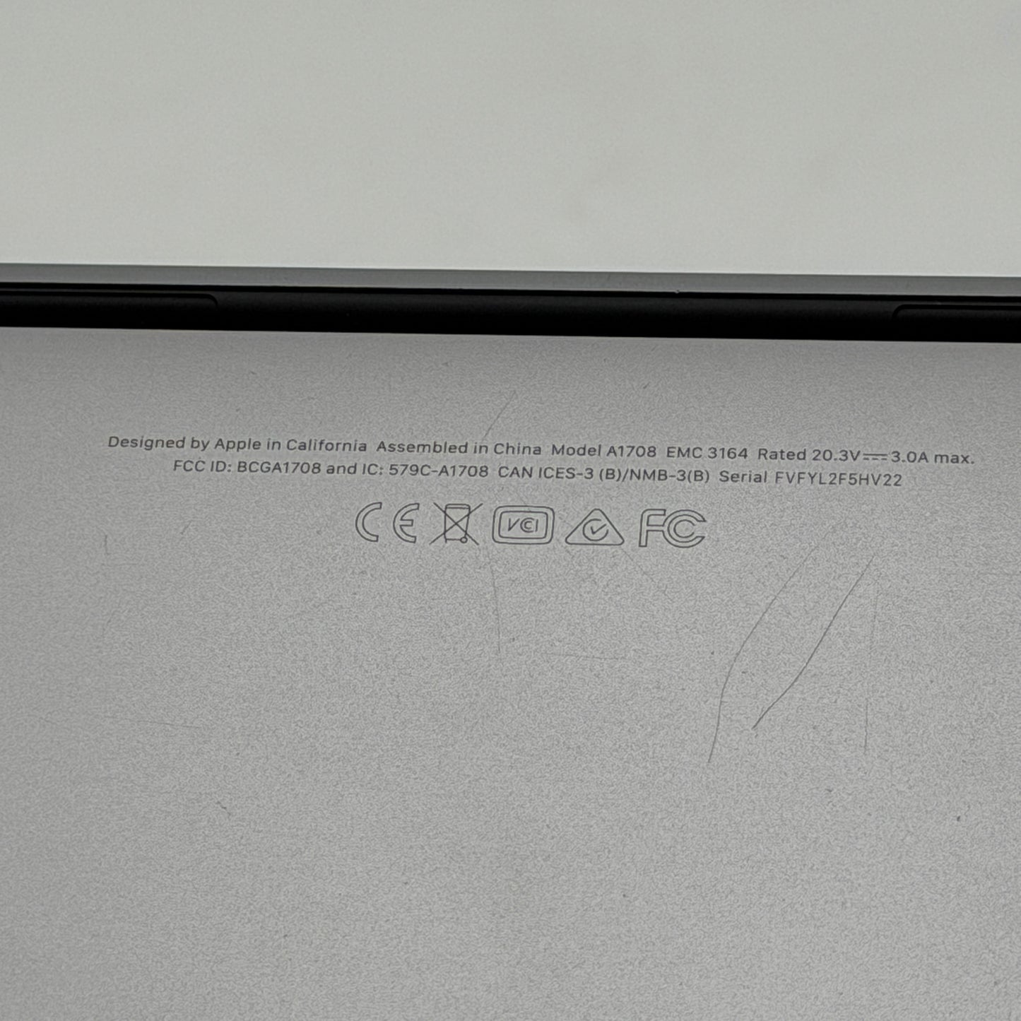 Apple MacBook Pro 13" A1708 i5 8GB 128GB