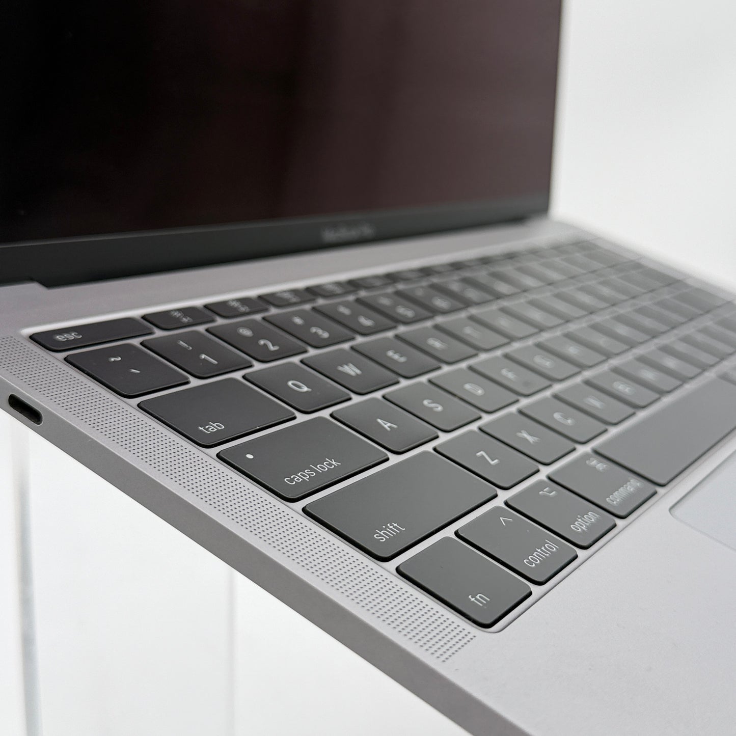 Apple MacBook Pro 13" A1708 i5 8GB 128GB