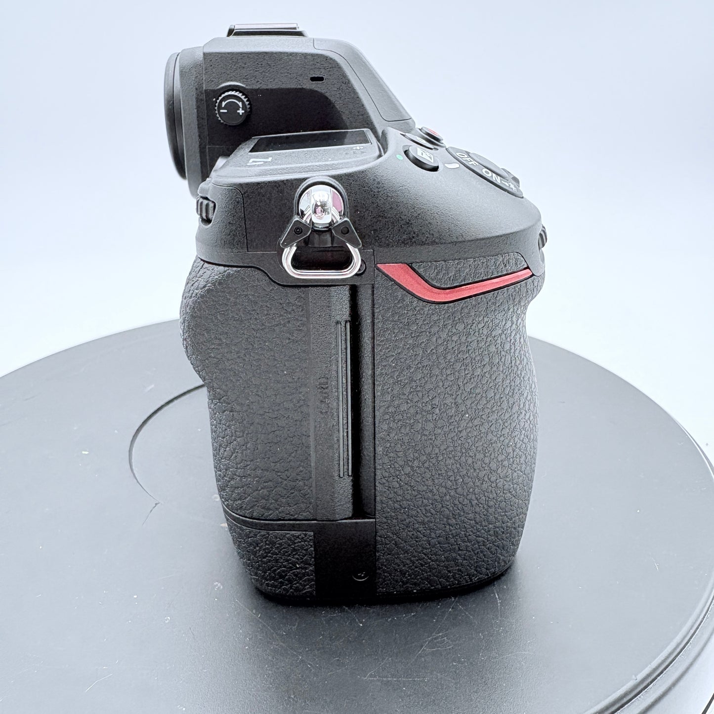 NIKON Z8 Z 8 MIRRORLESS DIGITAL CAMERA SHUTTER COUNT 9 MINT