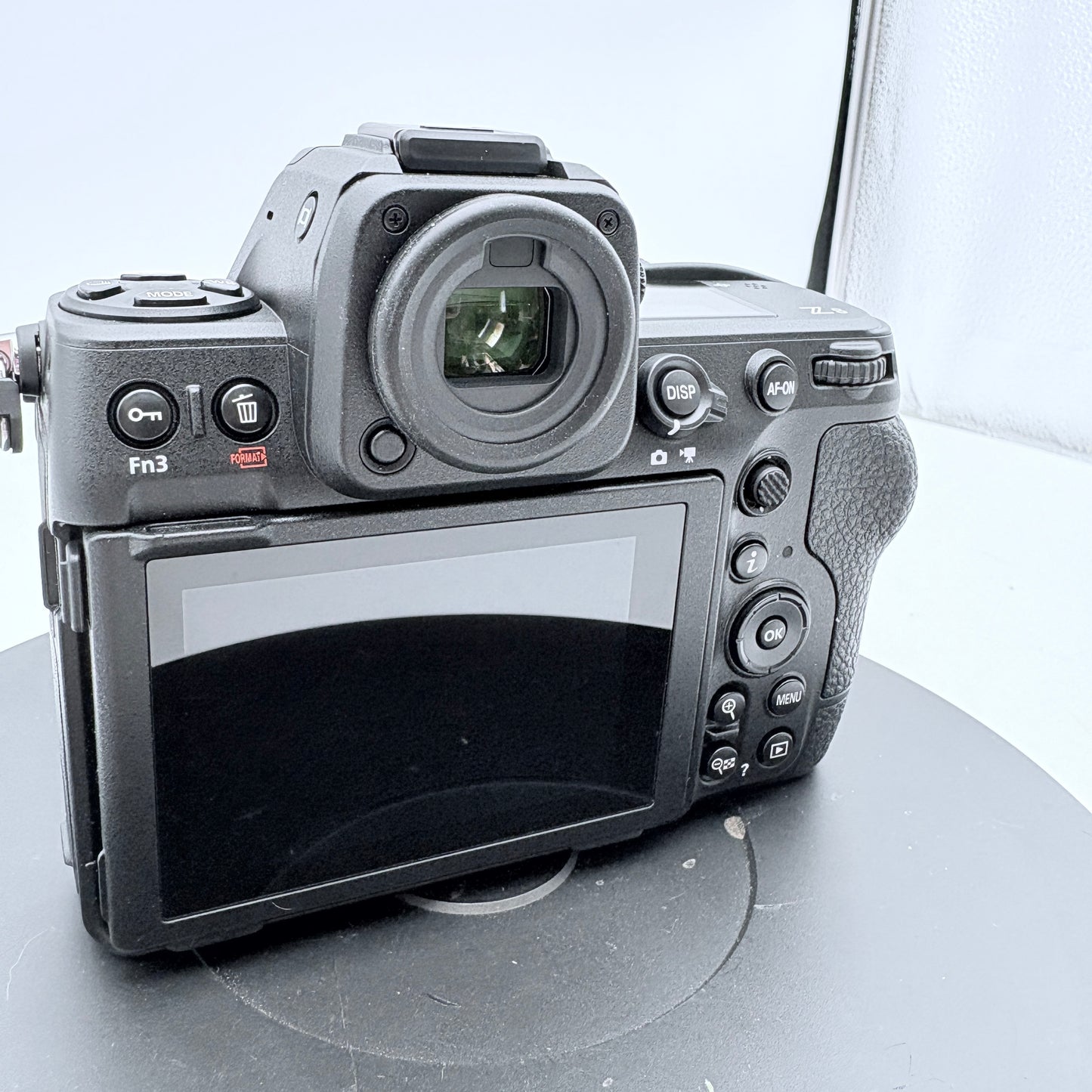 NIKON Z8 Z 8 MIRRORLESS DIGITAL CAMERA SHUTTER COUNT 9 MINT
