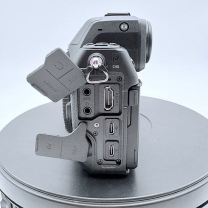 NIKON Z8 Z 8 MIRRORLESS DIGITAL CAMERA SHUTTER COUNT 9 MINT