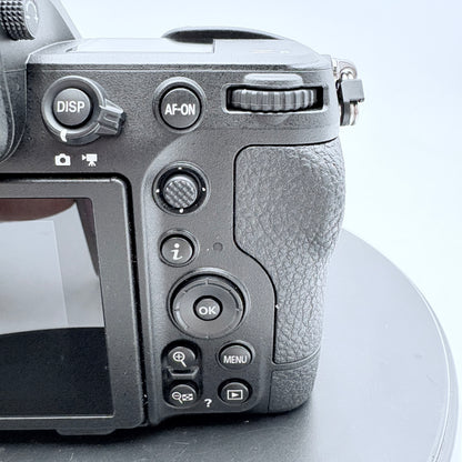 NIKON Z8 Z 8 MIRRORLESS DIGITAL CAMERA SHUTTER COUNT 9 MINT
