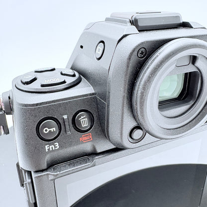 NIKON Z8 Z 8 MIRRORLESS DIGITAL CAMERA SHUTTER COUNT 9 MINT