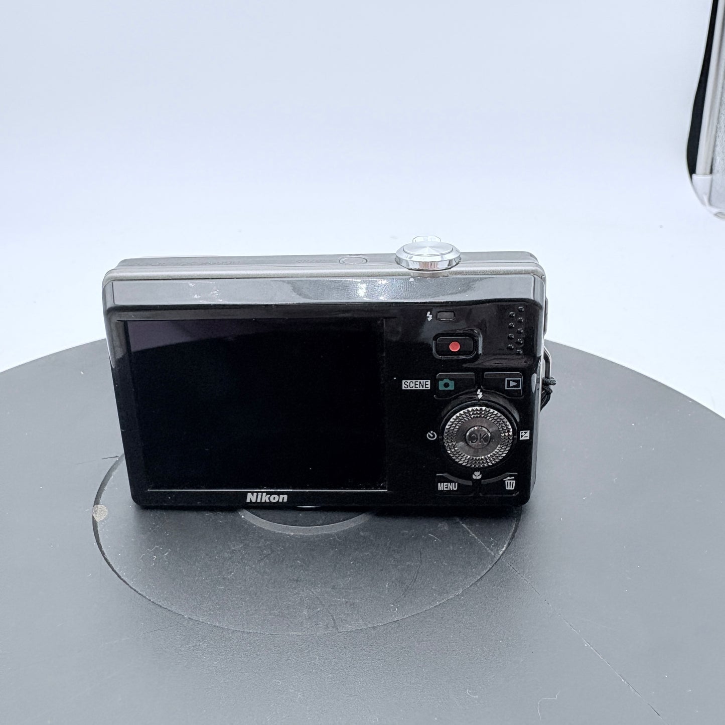 Nikon Coolpix S6000 Digital Camera Tested with Manual