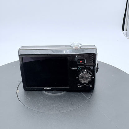 Nikon Coolpix S6000 Digital Camera Tested with Manual